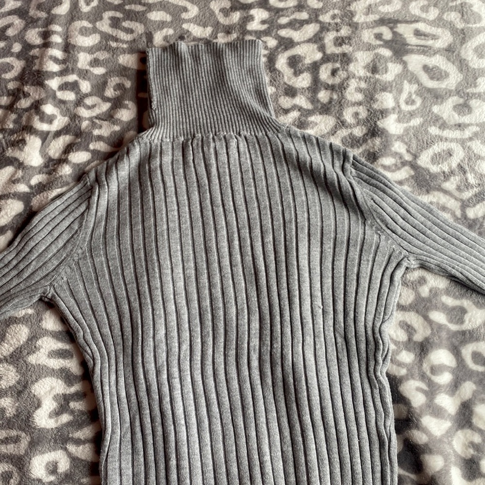 This shirt is super cute for your kids!! It’s perfect for the winter.